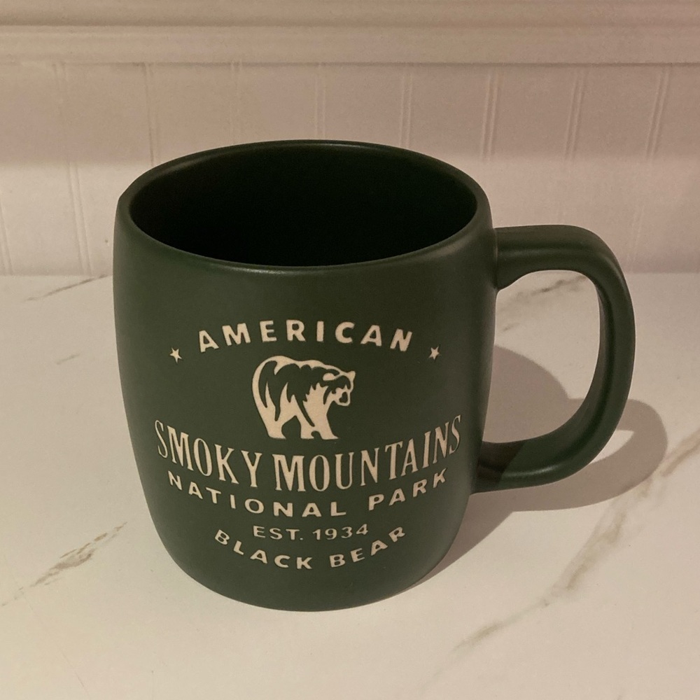 Americaware ‘Smokey Mountains National Park Est. Black Bear’ Green Oversized Mug